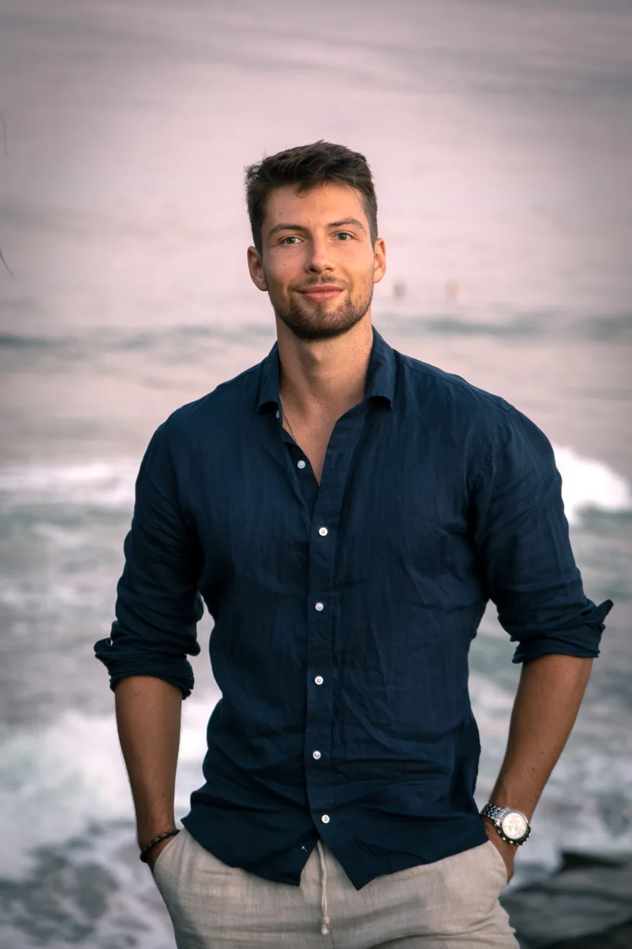 Raphael Cyrill, Schweizer Hochzeitsfilmemacher, Porträt am Meer